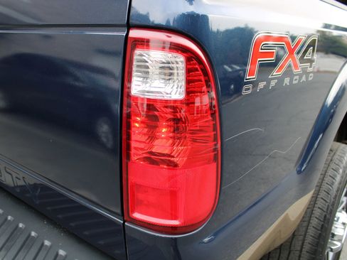 Used 2013 Ford F250 Lariat w/ Lariat Interior Pkg image 21