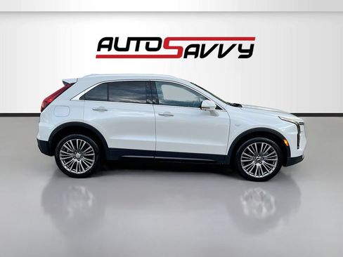Used 2025 Cadillac XT4 Premium Luxury w/ Technology Package AWD/4WD image 8