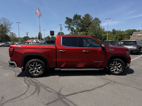 Used 2023 GMC Sierra 1500 SLT w/ SLT Premium Package AWD/4WD image 6