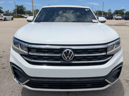 Used 2021 Volkswagen Atlas Cross Sport SE w/ Panoramic Sunroof Package FWD image 3