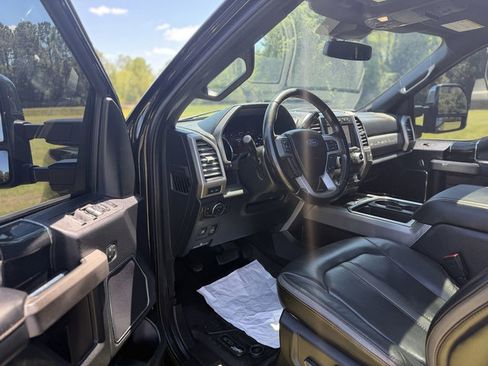 Used 2020 Ford F250 Platinum w/ FX4 Off-Road Package AWD/4WD image 11