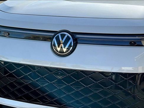 New 2026 Volkswagen Tiguan SEL R-Line image 30