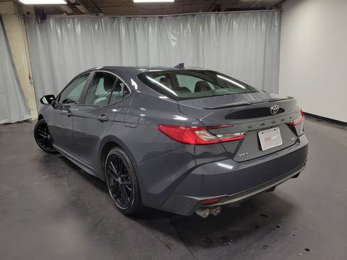 Used 2025 Toyota Camry SE image 6
