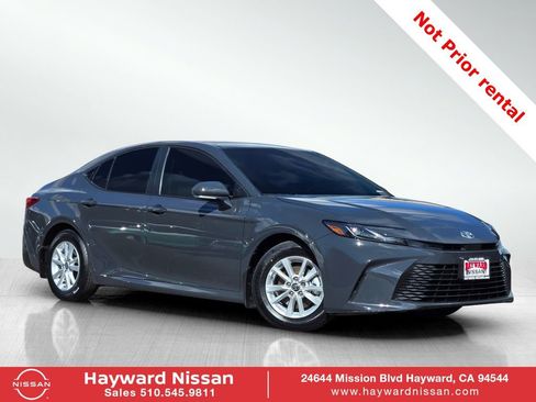 Used 2025 Toyota Camry LE image 1