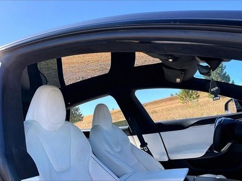 Used 2022 Tesla Model S Plaid AWD/4WD image 25