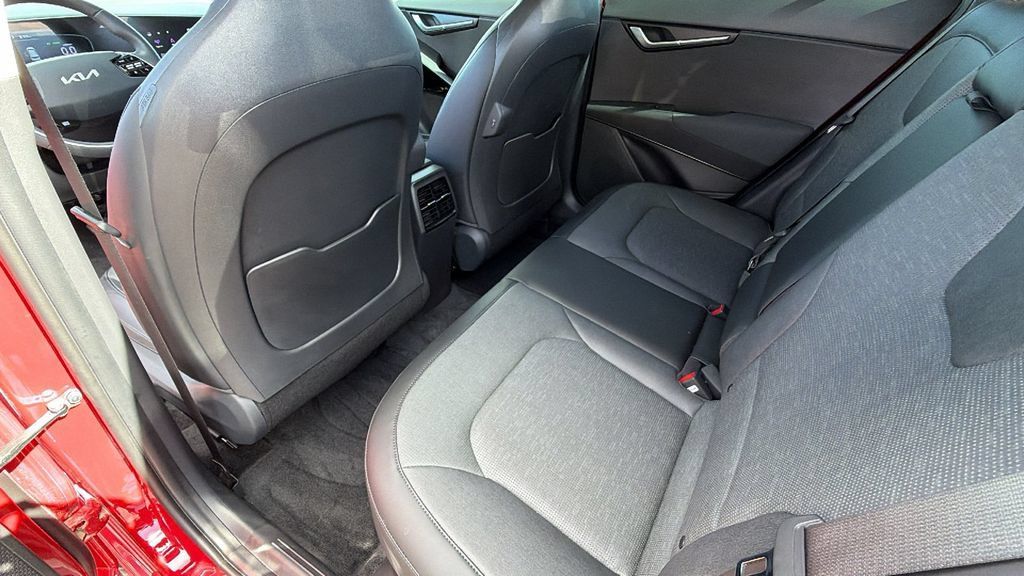 Used 2023 Kia Niro FWD image 24