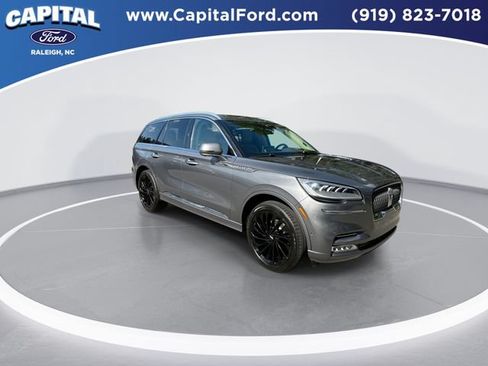 Used 2022 Lincoln Aviator Reserve w/ Equipment Group 201A AWD/4WD image 2