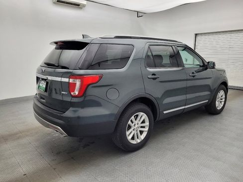 Used 2016 Ford Explorer XLT image 9