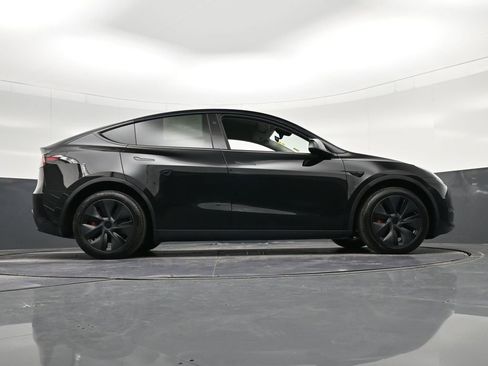 Used 2024 Tesla Model Y Long Range image 38