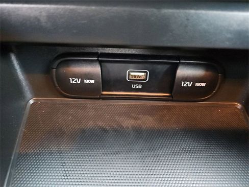 Used 2023 Kia Soul LX image 32