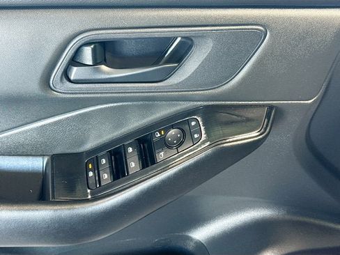 Certified 2025 Nissan Rogue S image 19