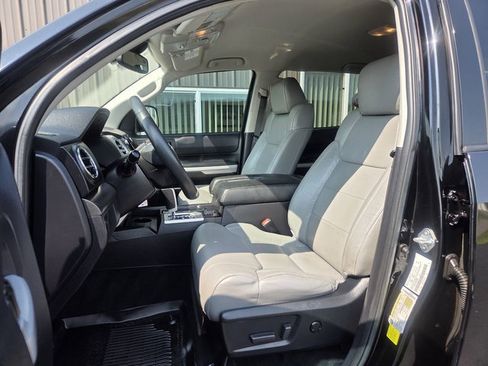 Used 2021 Toyota Tundra SR5 w/ SR5 Leather Package AWD/4WD image 22