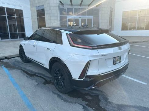 Used 2024 Cadillac Lyriq Luxury AWD/4WD image 4