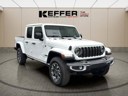 New 2026 Jeep Gladiator Sport S image 7