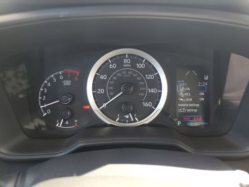 Used 2022 Toyota Corolla LE image 24