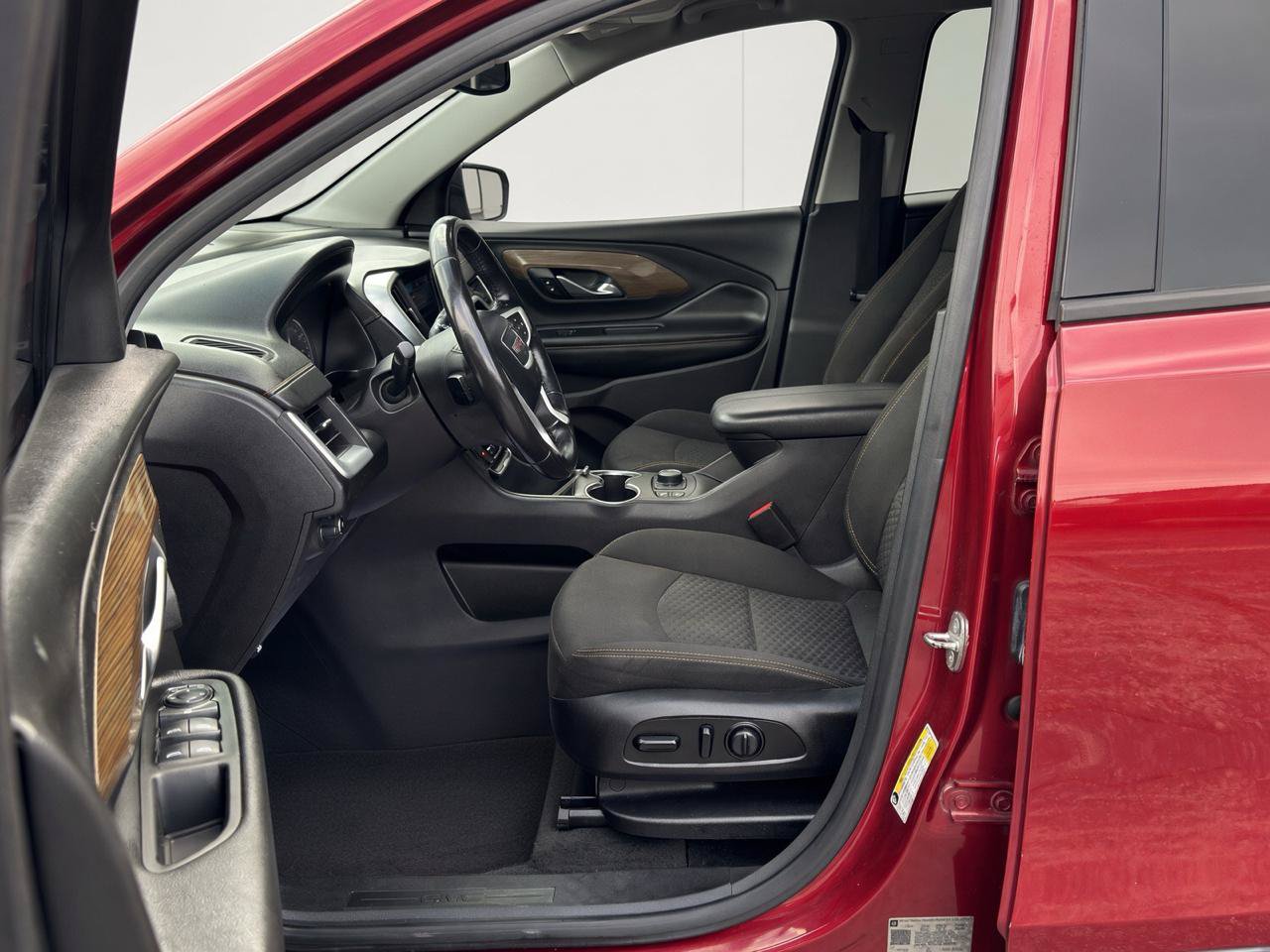 Used 2019 GMC Terrain SLE w/ Infotainment Package I FWD image 12