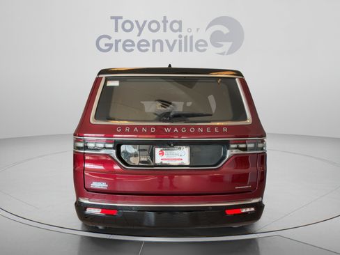 Used 2023 Jeep Grand Wagoneer Series III AWD/4WD image 5