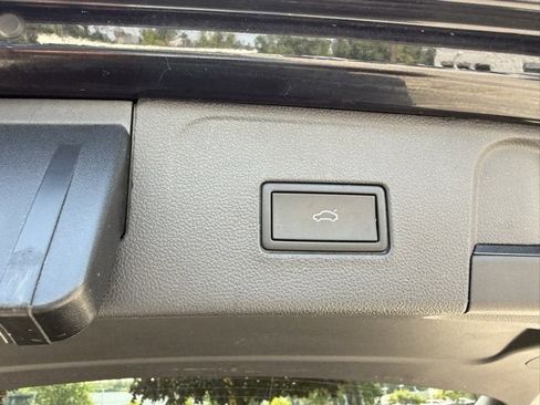 Used 2021 Volkswagen Atlas SE image 7