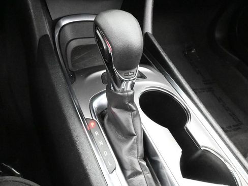 Used 2024 Chevrolet Malibu LT FWD image 21