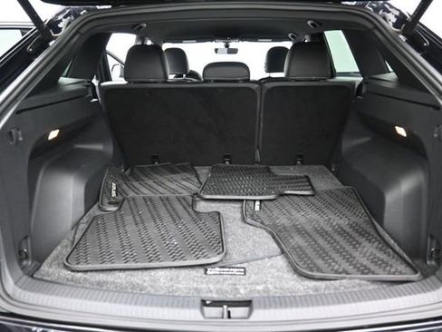 Used 2023 Volkswagen Atlas Cross Sport SE FWD image 29