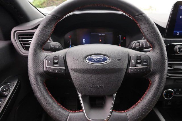 Certified 2025 Ford Escape ST-Line FWD image 10