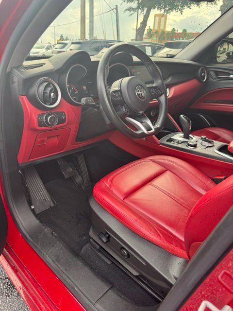 Used 2021 Alfa Romeo Stelvio Sprint w/ Nero Edizione RWD image 14