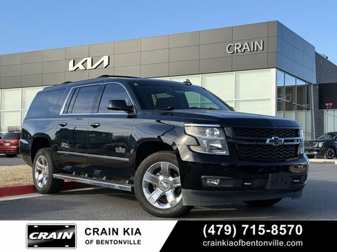 Used 2019 Chevrolet Suburban LT w/ LT Signature Package image 1