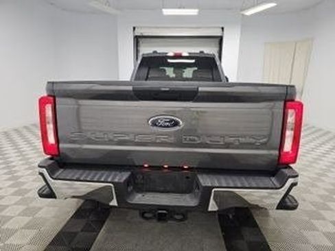 Used 2023 Ford F350 XLT image 6