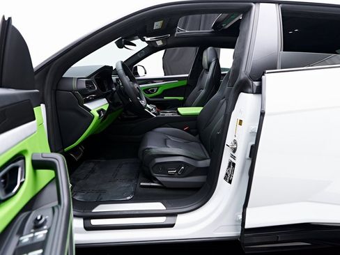 Used 2022 Lamborghini Urus image 39