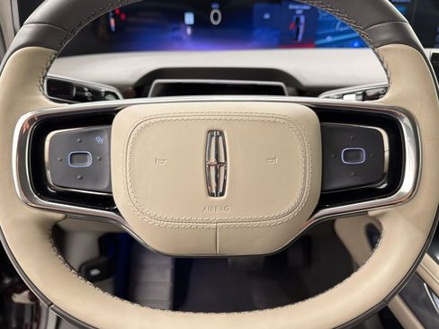 Used 2025 Lincoln Nautilus Reserve AWD/4WD image 15