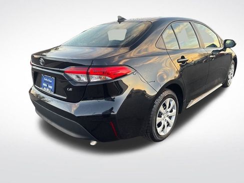 Used 2023 Toyota Corolla LE image 7