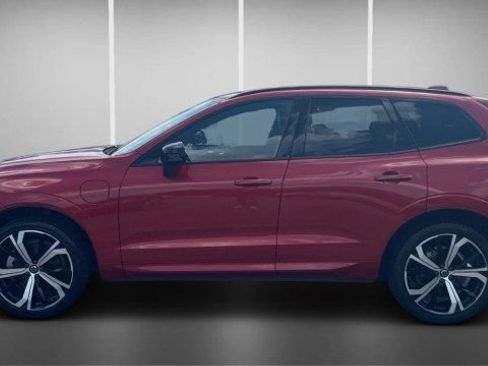 Used 2022 Volvo XC60 T8 R-Design w/ Advanced Package AWD/4WD image 13