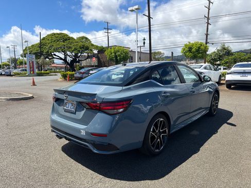 Used 2025 Nissan Sentra SR FWD image 3