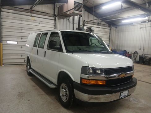 Used 2024 Chevrolet Express 2500 w/ Driver Convenience Package image 5