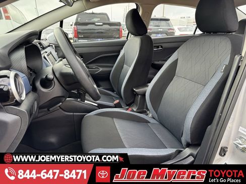 Used 2025 Nissan Versa SV image 27