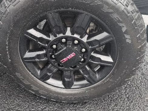 Used 2024 GMC Sierra 2500 AT4 w/ Snow Plow Prep/Camper Package AWD/4WD image 9