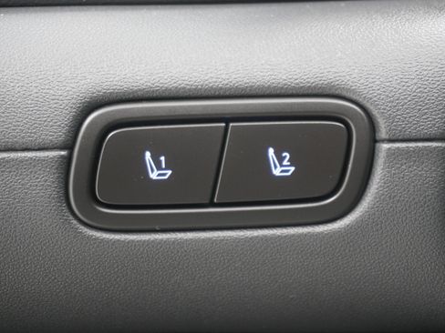 Used 2025 Hyundai Tucson Limited AWD/4WD image 16