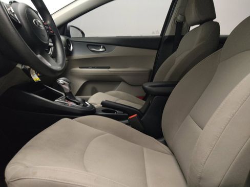Used 2020 Kia Forte LXS FWD image 17