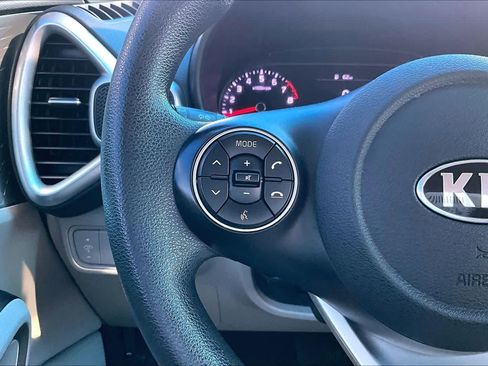 Used 2020 Kia Soul LX FWD image 19