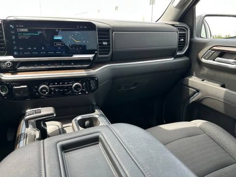 Used 2022 Chevrolet Silverado 1500 RST w/ Max Trailering Package AWD/4WD image 10