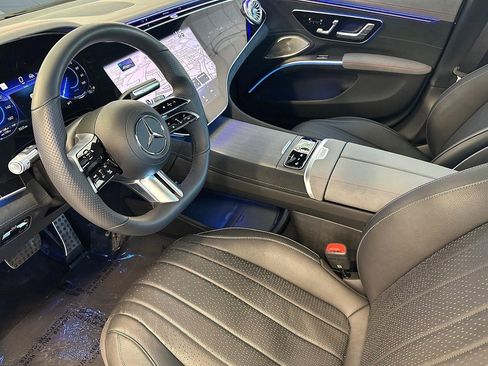 Used 2022 Mercedes-Benz EQS 580 4MATIC Sedan image 4