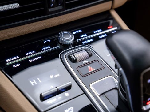 Certified 2023 Porsche Cayenne image 26