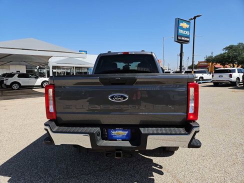 Used 2025 Ford F250 XLT AWD/4WD image 7