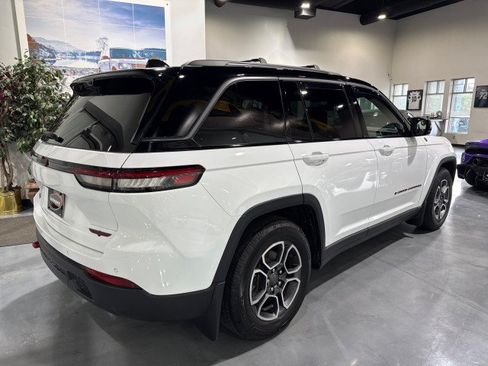 Used 2022 Jeep Grand Cherokee Trailhawk w/ ADV Protech Group II AWD/4WD image 27