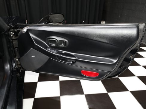 Used 2001 Chevrolet Corvette Convertible w/ Preferred Equipment Group2 RWD image 40