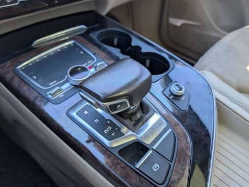 Used 2017 Audi Q7 3.0T Prestige w/ Prestige Package image 16