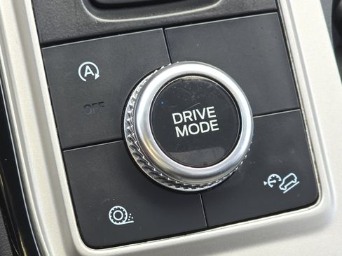 Used 2023 Ford Explorer ST-Line w/ Class IV Trailer Tow Package image 9