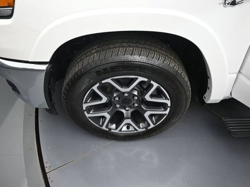 Used 2026 RAM 1500 Laramie w/ Advanced Safety Group II AWD/4WD image 37