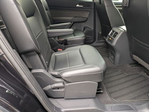Used 2022 Volkswagen Atlas SE w/ Black Wheel Package FWD image 35