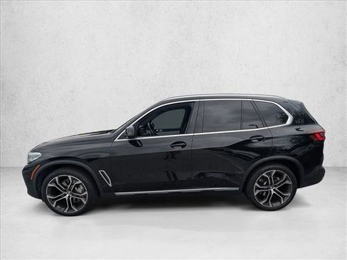 Certified 2023 BMW X5 sDrive40i w/ Luxury Seating Package image 2